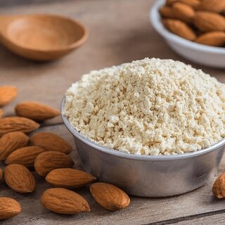Powdered almonds